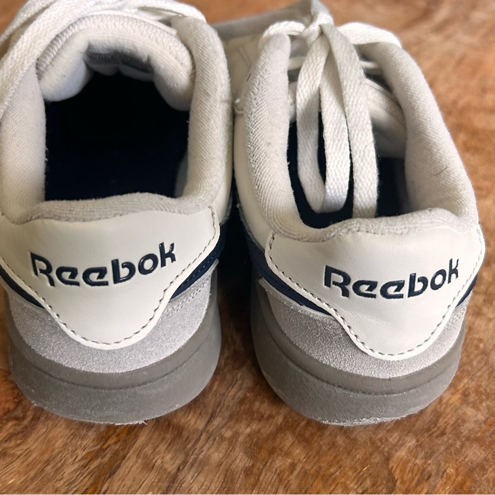 Reebok, boys size 1.5